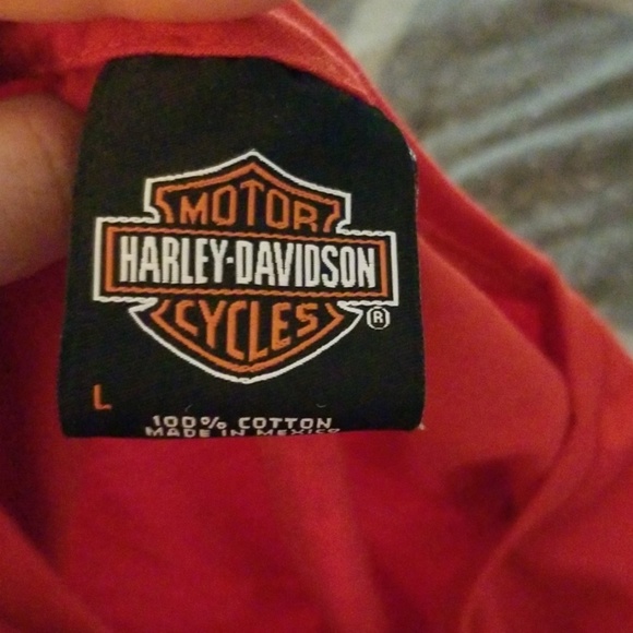 Never worn short sleeves tee - Picture 3 of 3